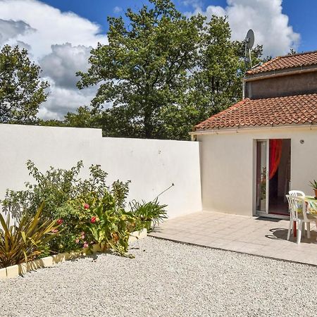 2 Bedroom Lovely Home In St Avaugourd Des Lande Saint-Avaugourd-des-Landes Екстериор снимка